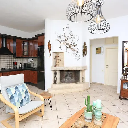 Spectacular Near The Beach! Villa Agia Paraskevi (Kassandra)