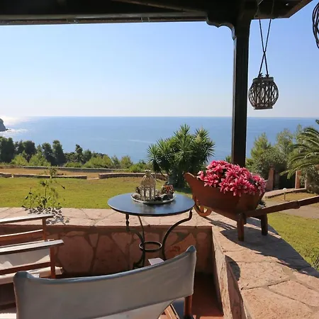 Spectacular Near The Beach!