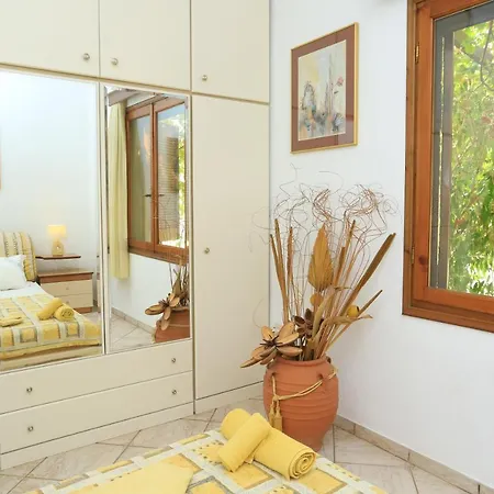On Earth - Private Villa, Huge Garden, 4 Beaches Villa *