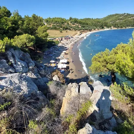 On Earth - Private Villa, Huge Garden, 4 Beaches *